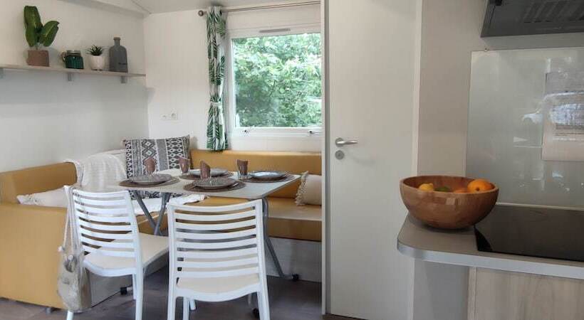 בית מלון כפרי Camping De Bourges