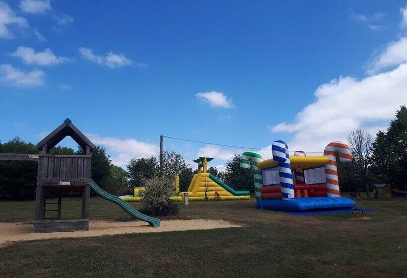 בית מלון כפרי Gite Le Bois Fleuri