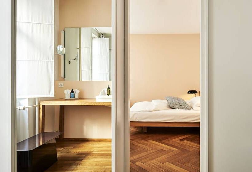 Отель Consum Boutique