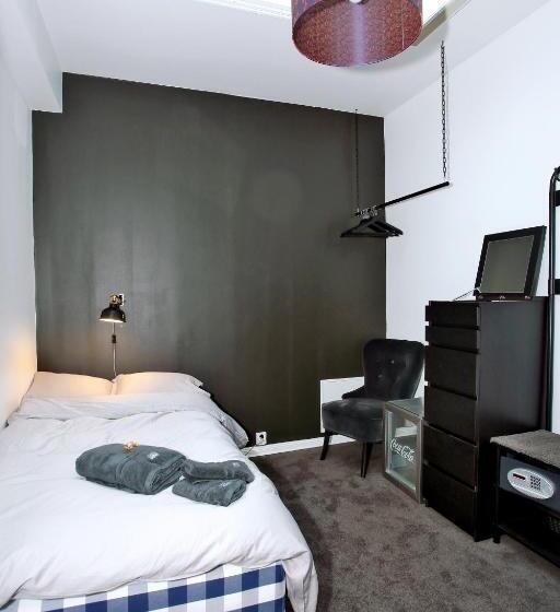 فندق Eight Rooms