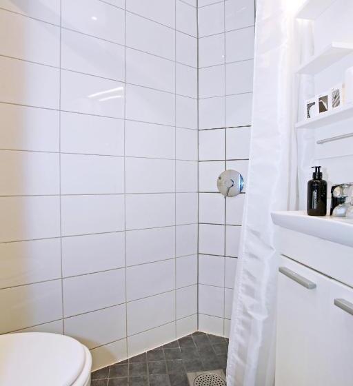 فندق Eight Rooms