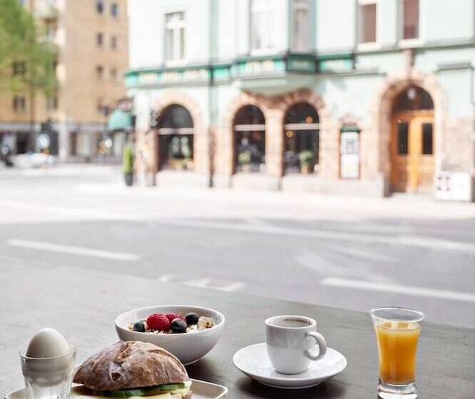 فندق Eight Rooms