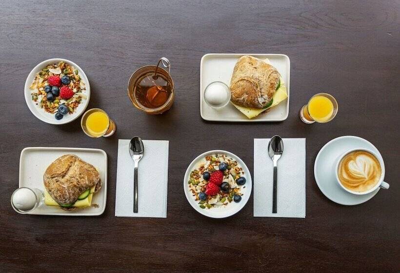 فندق Eight Rooms