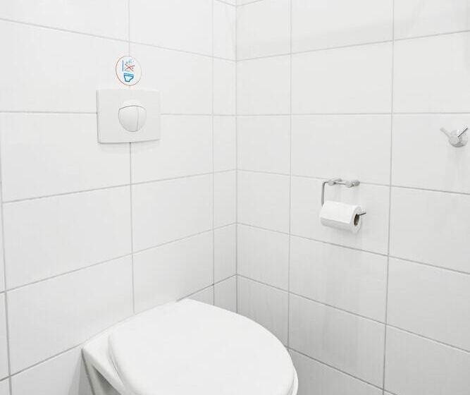 فندق Eight Rooms