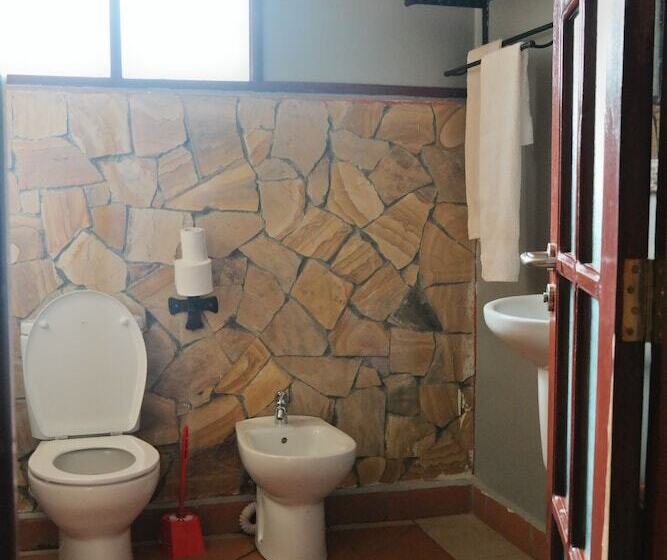 فندق Enyati Lodge