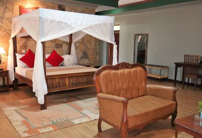 فندق Enyati Lodge