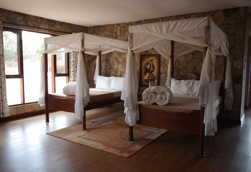 فندق Enyati Lodge