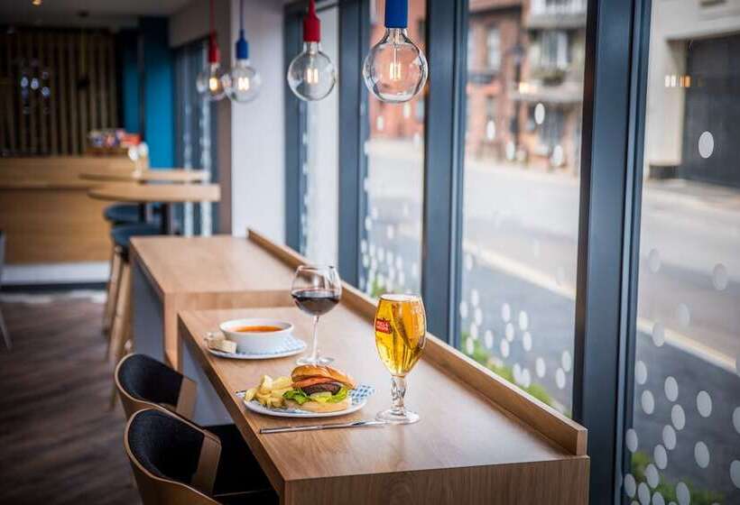 هتل Holiday Inn Express   Exeter   City Centre, An Ihg