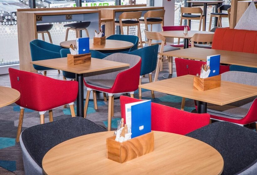 هتل Holiday Inn Express   Exeter   City Centre, An Ihg