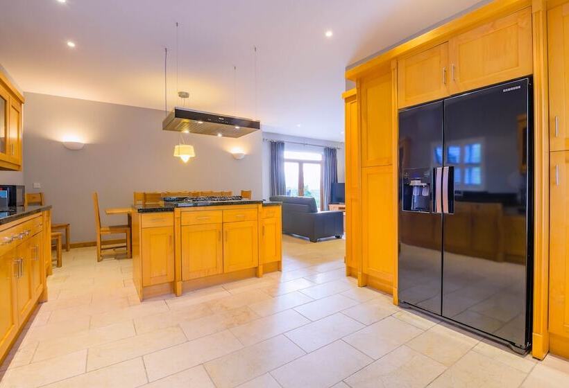 ホテル Killeavy Castle Estate