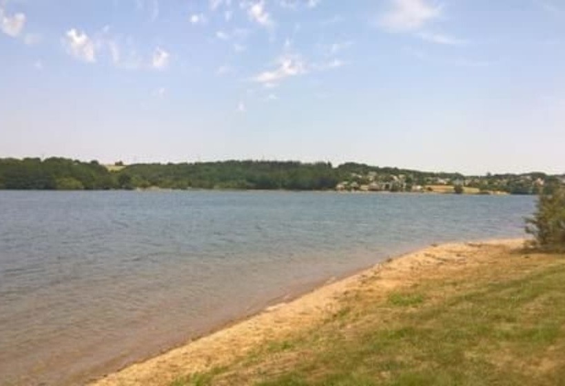 Отель Le Hameau Des Lacs