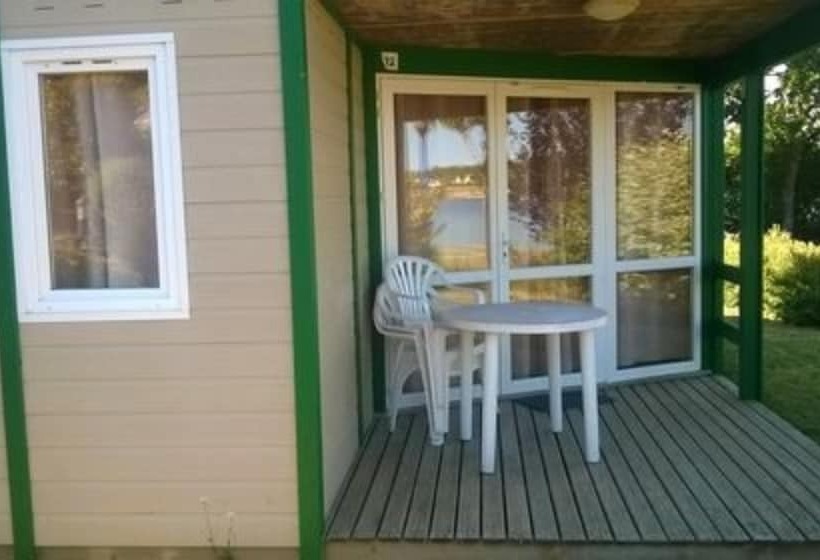 Отель Le Hameau Des Lacs