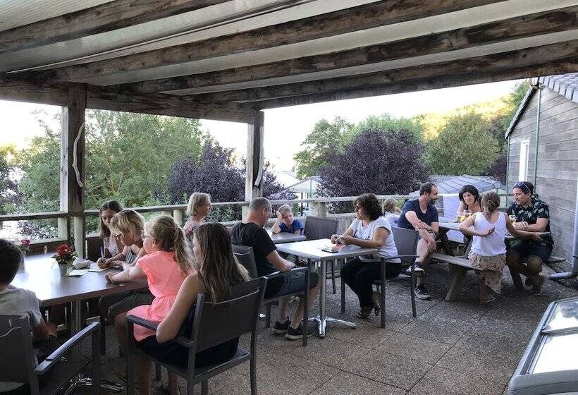 Отель Le Hameau Des Lacs