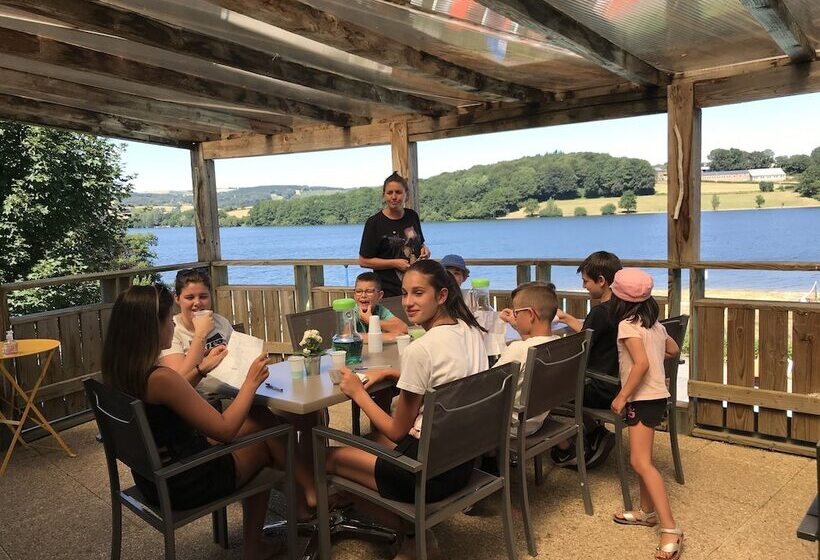 Отель Le Hameau Des Lacs