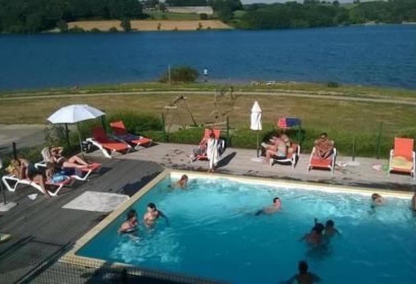 Отель Le Hameau Des Lacs