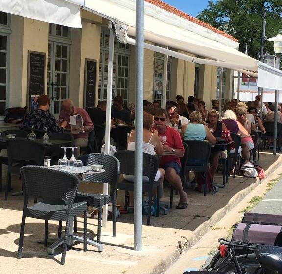 Отель Les Bains Boyardville   Hôtel Et Restaurant