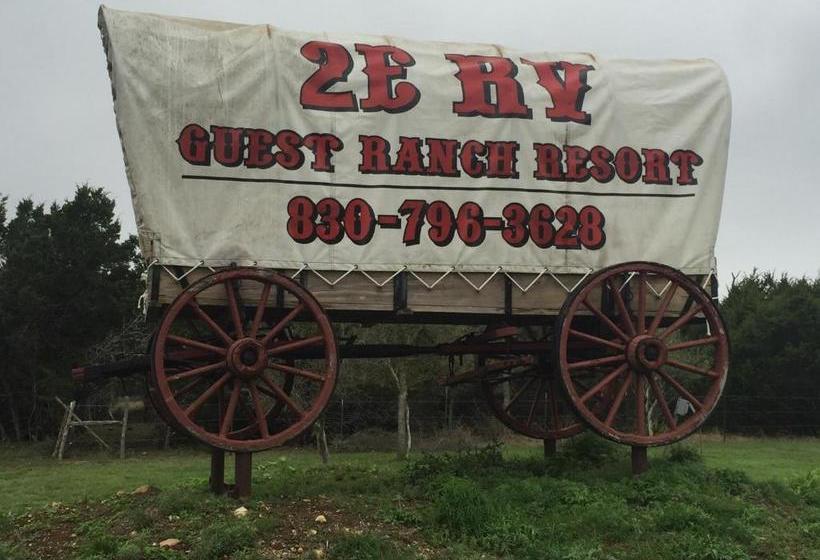 בית מלון כפרי Twin Elm Guest Ranch