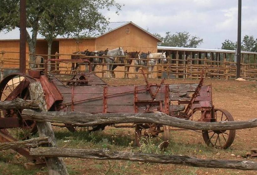 בית מלון כפרי Twin Elm Guest Ranch