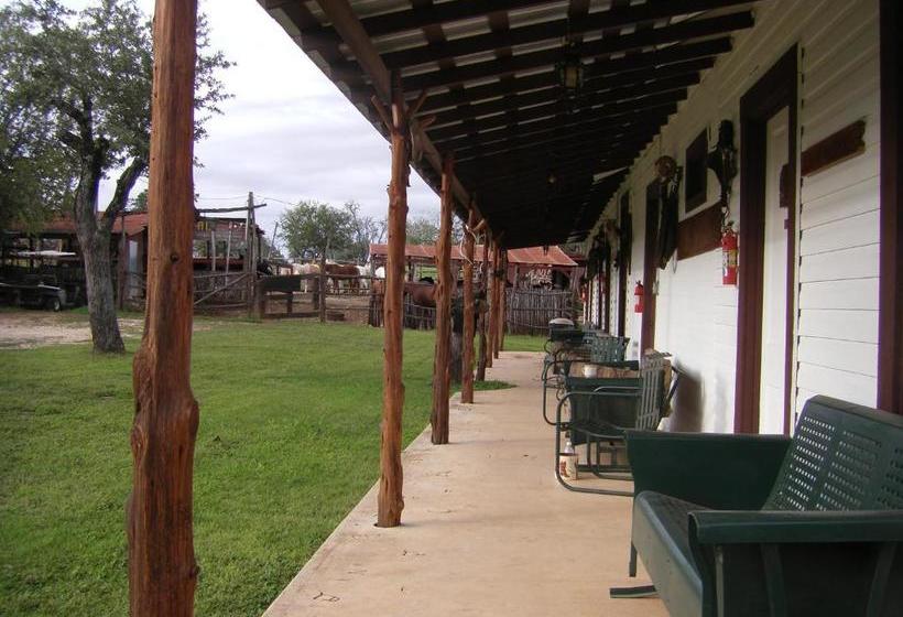 בית מלון כפרי Twin Elm Guest Ranch