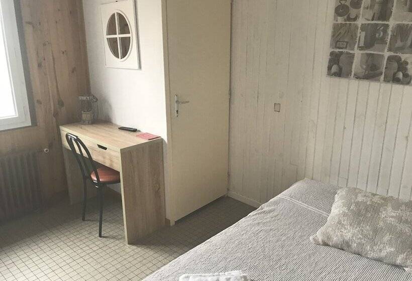 Отель The Central Café