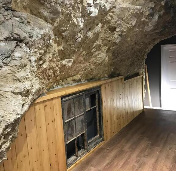 ホテル The Grotto