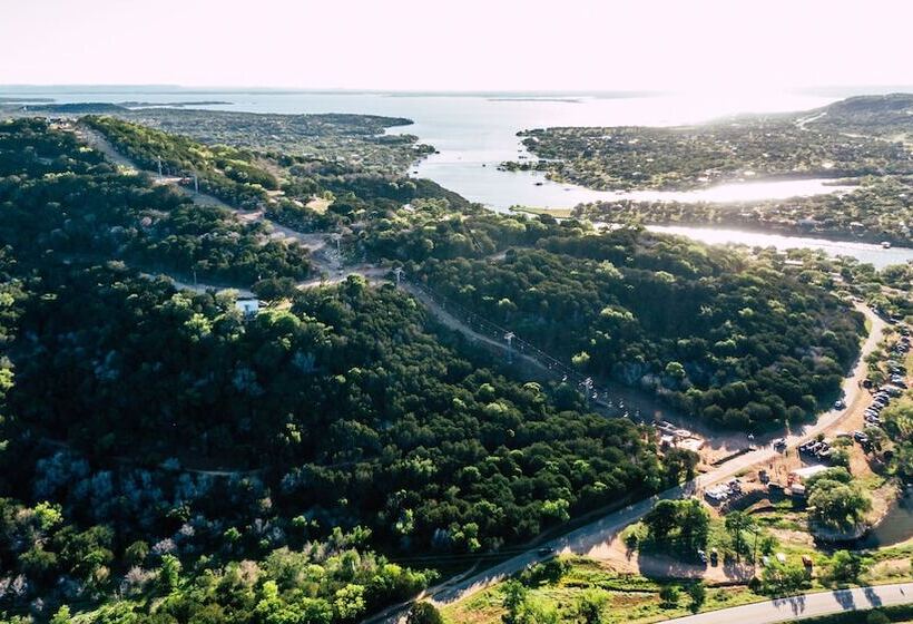 Отель Thunderbird Resort & Event Center