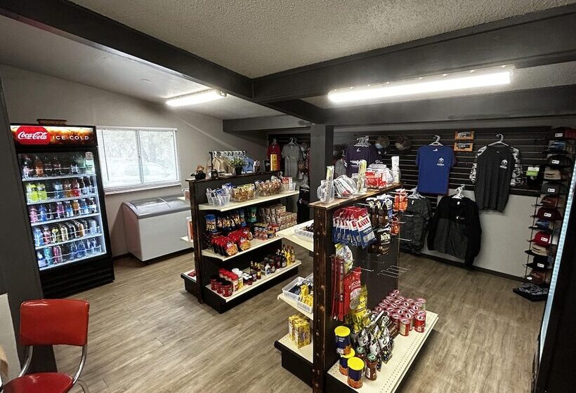 Отель Thunderbird Resort & Event Center