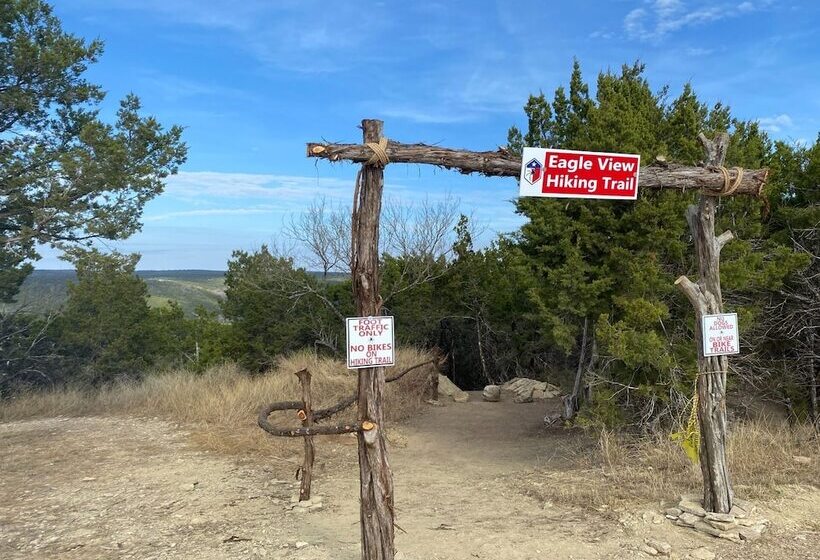 Отель Thunderbird Resort & Event Center