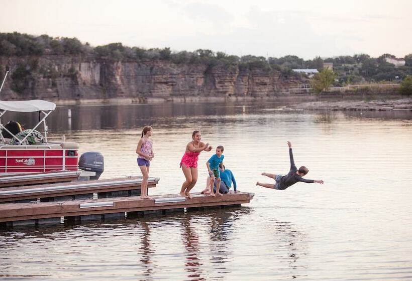 Отель Thunderbird Resort & Event Center