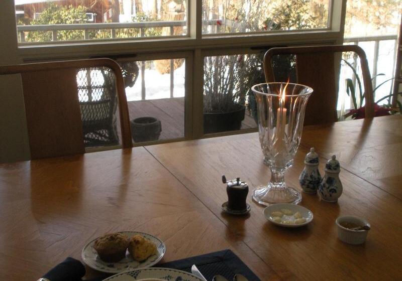 Inn The Woods Bed And Breakfast