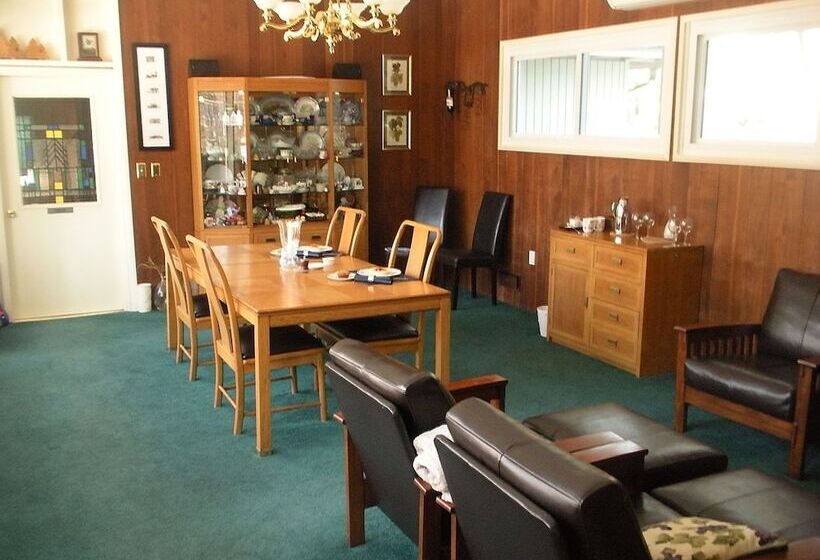 Inn The Woods Bed And Breakfast