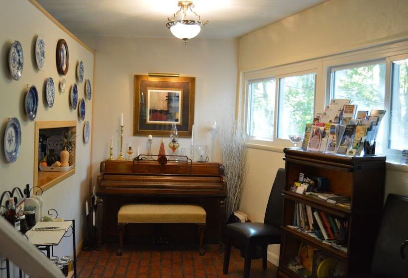 Inn The Woods Bed And Breakfast