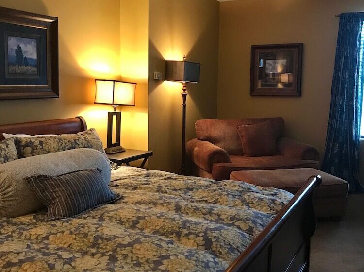 Ophelias Restaurant & Inn