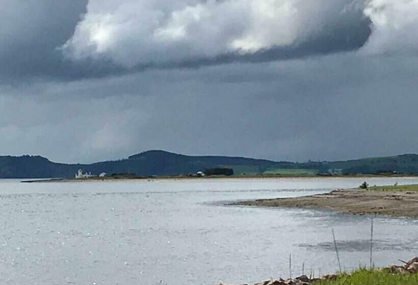 بنسيون Broomlea