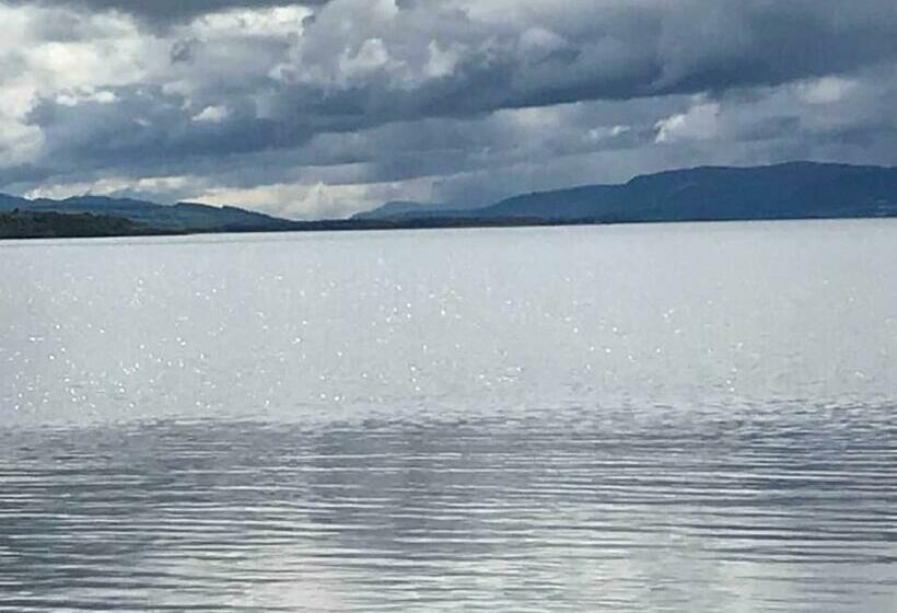 بنسيون Broomlea