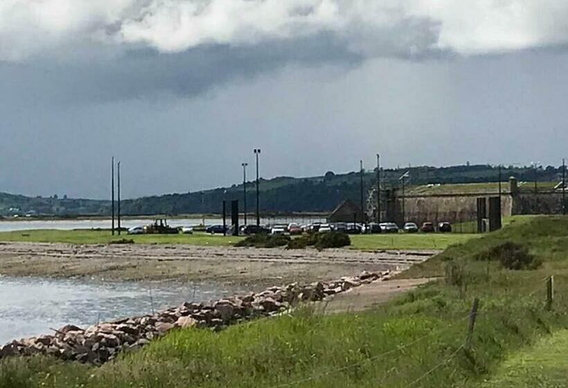 بنسيون Broomlea