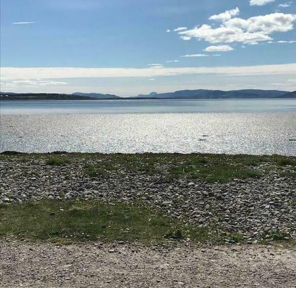 بنسيون Broomlea