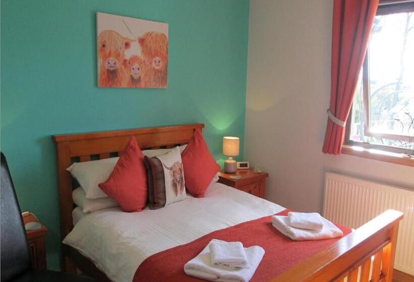 بنسيون Broomlea