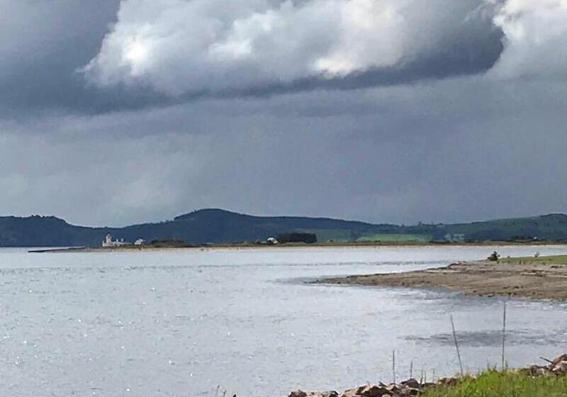 بنسيون Broomlea