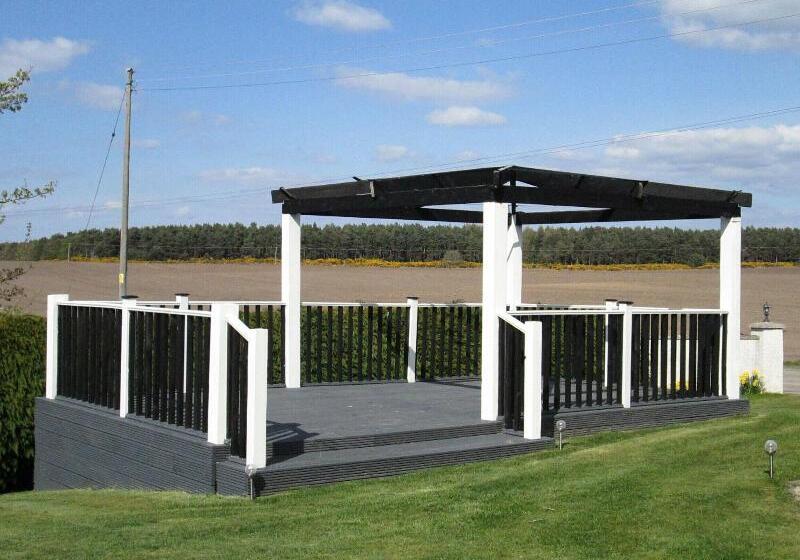 بنسيون Broomlea