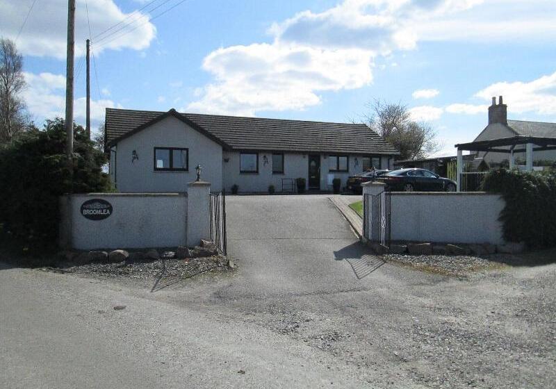 بنسيون Broomlea