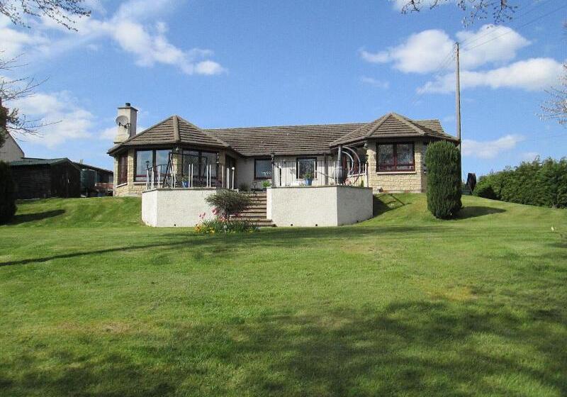 بنسيون Broomlea