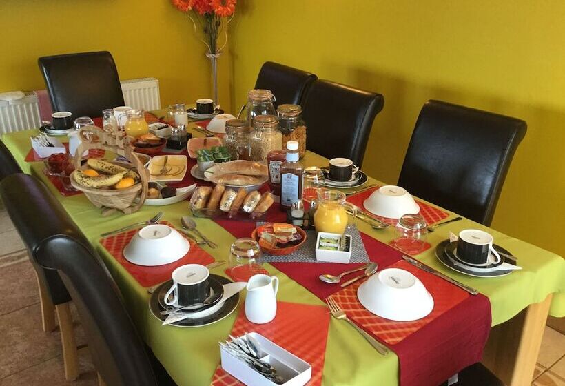 بنسيون Broomlea