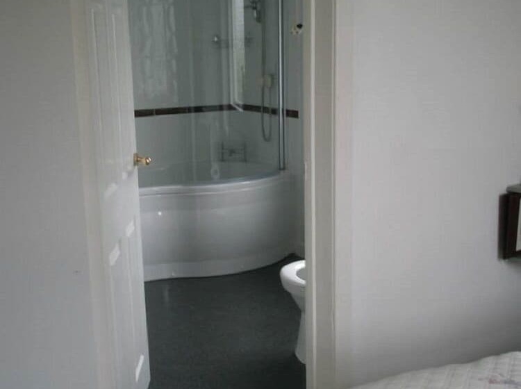 Пансион Cuffern Manor