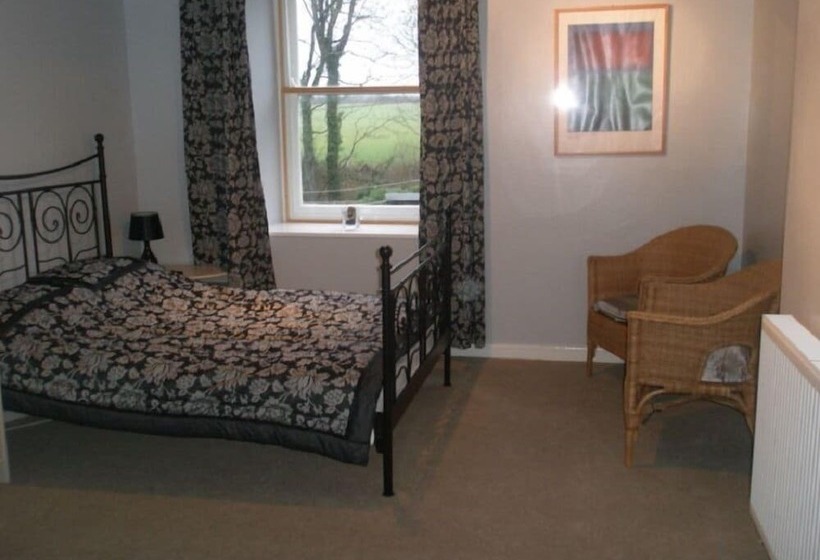 Пансион Cuffern Manor