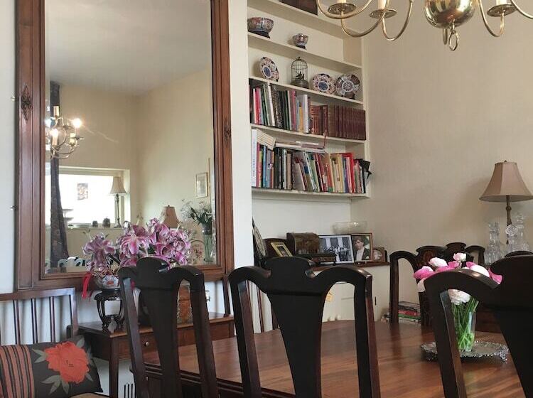 بنسيون Gladstone Guesthouse