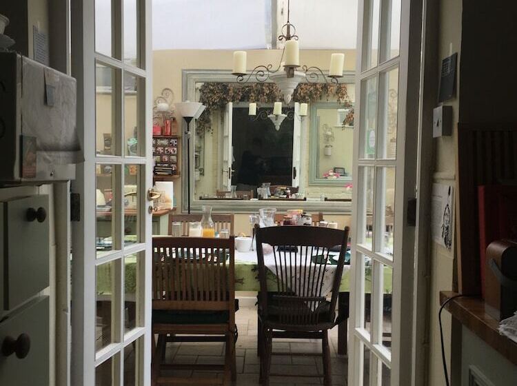 بنسيون Gladstone Guesthouse