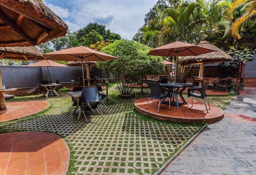 پانسیون Palm Gardens And Guest House