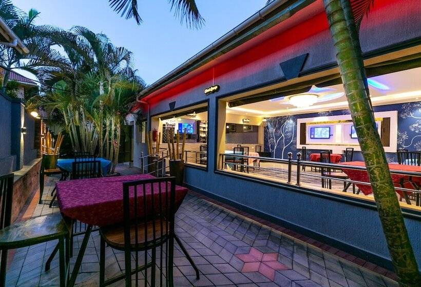 پانسیون Palm Gardens And Guest House