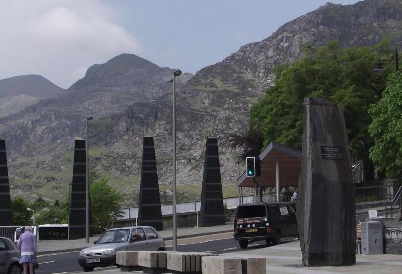 ペンション Pisgah Guesthouse